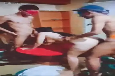 Aglovita Threesome, Sesi Tiga Orang yang Menjadi Standar Baru Kolaborasi Indo