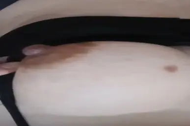 Cewe Panlok Pamer BH CD Hitam Kebalik 2 Memek Basah Menggoda